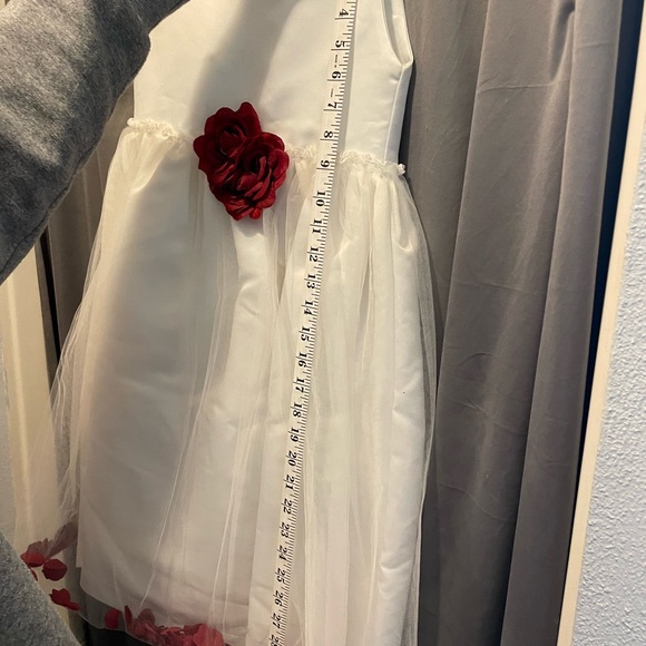 Us ANGELS The Satin and tulle with rose petals Dress size 6 - Picture 3 of 9